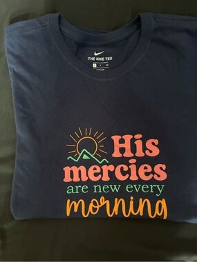 Nike Graphic T-Shirt Small